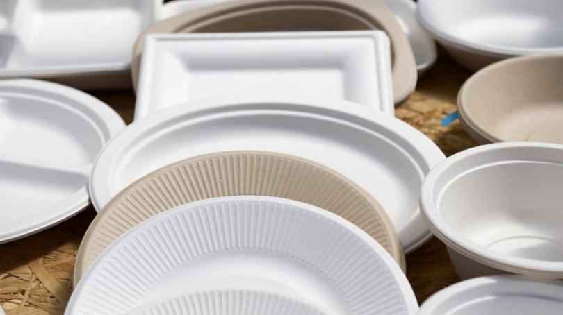 Piatti di plastica sequestrati. Il Comune di Casale: «L'indagine un mese fa al Self Service della Casa di Riposo»